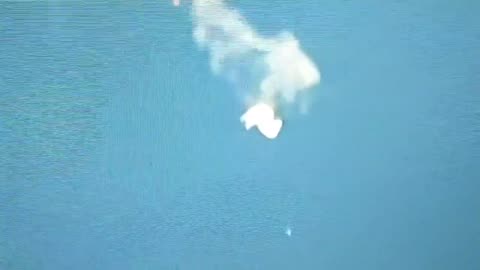 ❗🇺🇸 Close up footage of the balloon going down