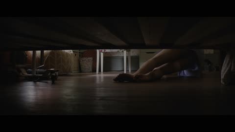 [Movie] The 5th Wave - Chloë Grace Moretz bare soles