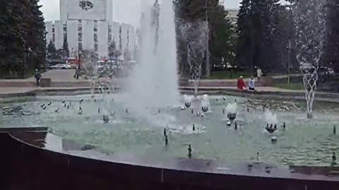 The musical fountain fascinates the attention of passers-by and me
