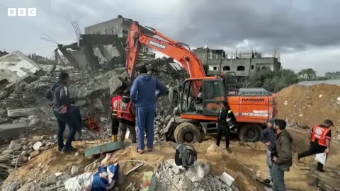 Israel says it controls Gaza side of Rafah crossing | BBC News