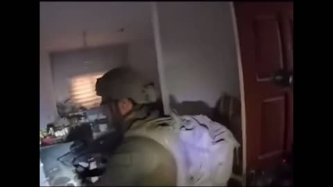 Israel Defense Forces clears room CQB
