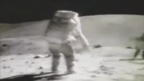 20 Proofs NASA Faked The Moon Landings