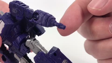 Transformers Legacy - Core Class Shockwave Review