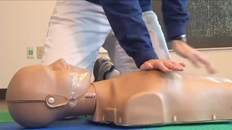 How to apply CPR in case of emergency
