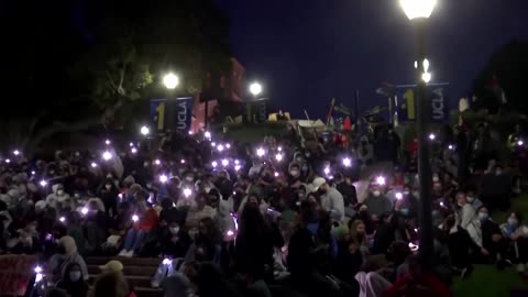 Hundreds of police officers arrive at UCLA protest site