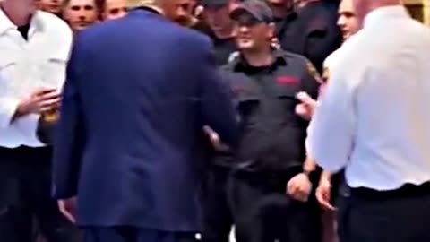 After COURT, TRUMP Shouts Pizzas! (NYFD) 🤣👌