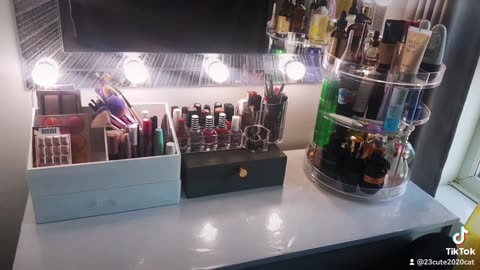 Glamour cosmetic organiser unboxing