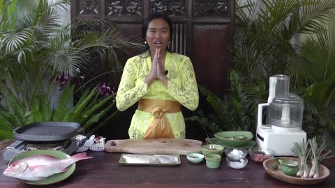 Sate Lilit Be Pasih (Balinese Minced Fish on Lemongrass Skewers)