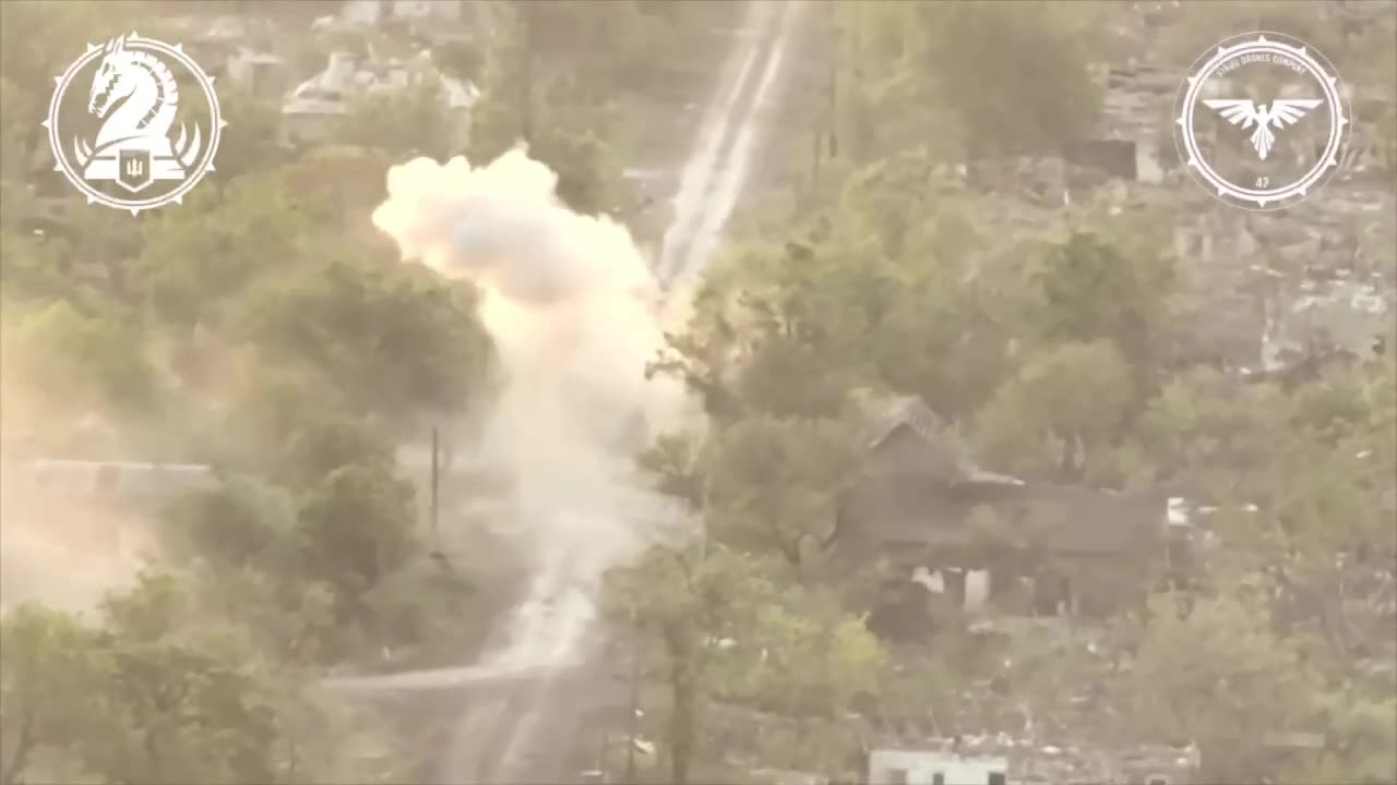 Ukrainian 47th brigade striking Russian vehicles advancing in Solovyove