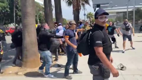 Antifa gets Beat up & Humiliated in San Francisco Brawl (VIDEO)