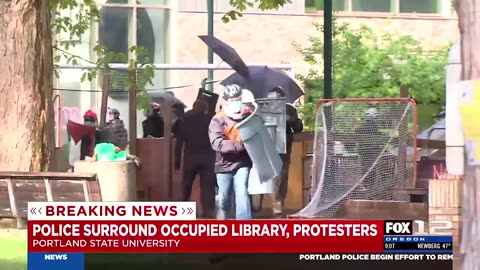 Gaza protesters flee PSU library as Portland police surround the building