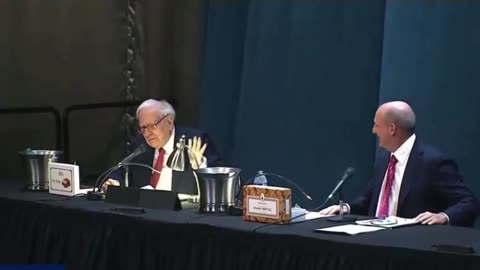 Warren Buffett Mixes Up Names - Greg Abel Gets Called Charlie at Berkshire Hathaway meeting