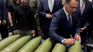 PA Gov Josh Shapiro Signs Artillery Shell In Front Of Zelenskyy