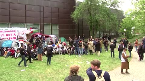 Police move pro-Palestinian protesters at Berlin Uni