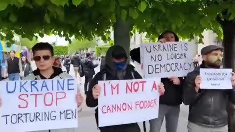 Ukrainian refugees in Barcelona, Spain, in a demonstration against Zelensky