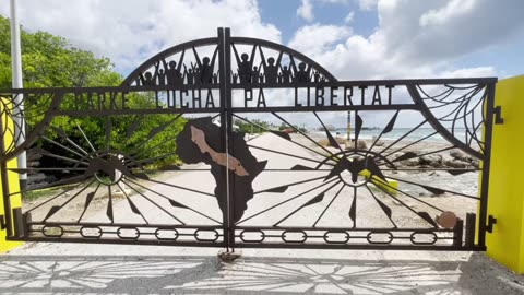 E Porta na Parke di Libertat Rif , spliká pa drs Lionel Janga ©Tico Vos