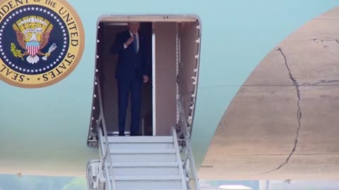 Biden wobbles at top of steps while boarding Air Force One ahead of Wisconsin trip