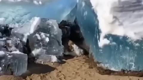 Ice tsunami 😳😳😳😳