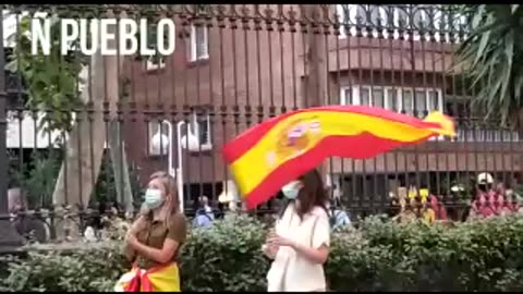 Cacerolada de catalanes en Barcelona| "Gobierno dimisión. Todos a la cárcel"