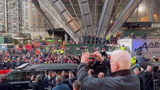 🚨MUST WATCH: NYC Union Workers Chant "We Want Trump...USA"