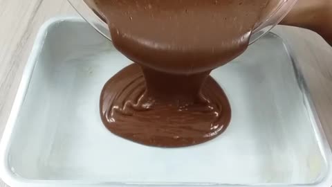 Bolo de chocolate fácil e rápido de fazer! Fica simplesmente delicioso!