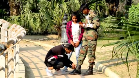 AN INJURED SOLDIER PEOPLE HELP OR NOT A SOCIAL EXPERIMENT ARMY PRANK IN INDIA Diary of vipin