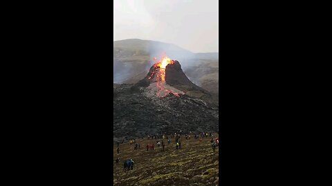 Iceland Volcano Tourism volcano tourists, volcanic tourist attractions, volcano erupts with tourists