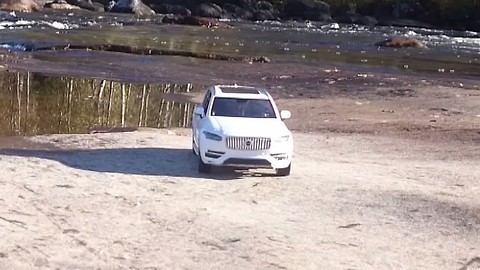 RC all new Volvo XC90 playground stone offroad