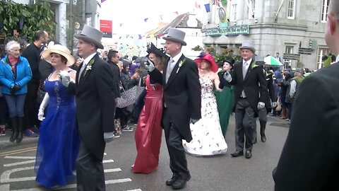 The Midday Dance "Furry" Dance (Fuh Ree) - Helston - Flora Day - Wednesday 8th May 2019.