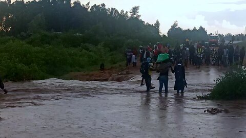 Flash flood washes out road in Kenya, Africa