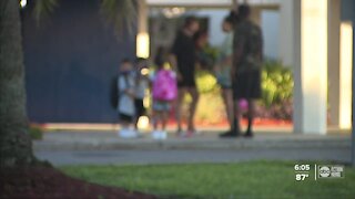 Schools districts letting parents choose if kids quarantine