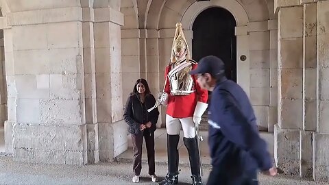 Bites shouts and giants #horseguardsparade