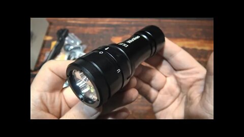 Wurkkos DL07 Scuba Diving Flashlight Kit Review!