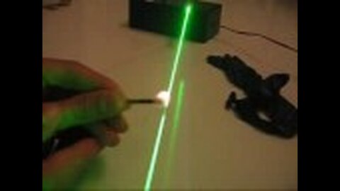 Green Laser Burning Stuff!