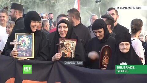 A Belgrade, des milliers de chrétiens orthodoxes protestent contre l’EuroPride