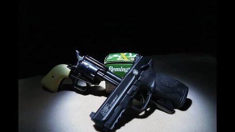 22lr Revolver vs Semiauto - Shooting at NIGHT
