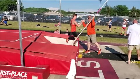 Father/son duo leads to pole vaulting State title in Hartford