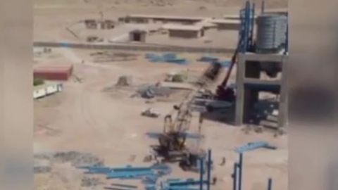 Onlooker films Andimeshk crane collapse