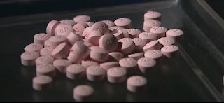 Warning about the dangers of counterfeit pills