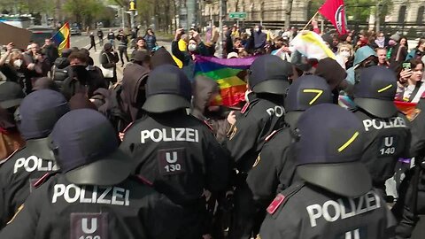Austria: Protesters clash with police outside 'Drag Queen Story Hour' children’s event in Vienna