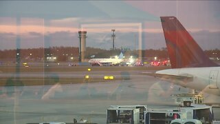 RSW reopens after aircraft is moved