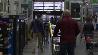 'Line outside the door': Northeast Wisconsin businesses see high Black Friday customer traffic