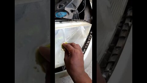 How to clean Nissan Tiida Headlight