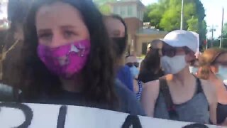 Madeira protesters gather for 8 minutes 40 seconds of silence