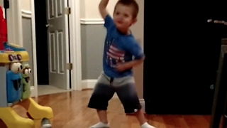 Adorable three year old dancing to Taylor Swift