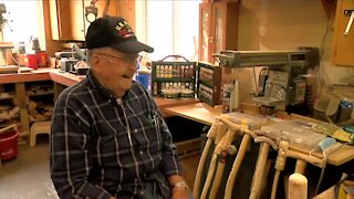 Navy veteran carving out a token of thanks for fellow veterans