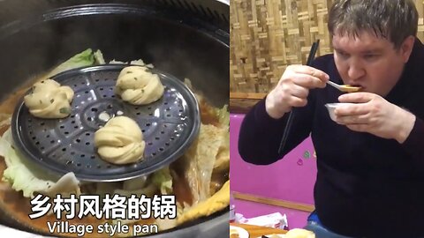 Foreigner Tries Chinese Pot Chicken: A Taste of Home!
