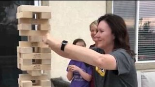 Admirez ce geste "impossible" au Jenga!