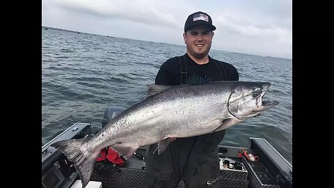 Fall Salmon Fishing On the Columbia River In Astoria, OR At Buoy 10