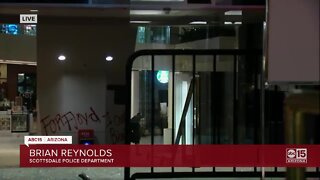 Looters break into stores at Scottsdale Fashion Square mall